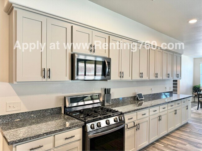 Building Photo - Newer 4 Bedroom 3 Bathroom Home With Solar...
