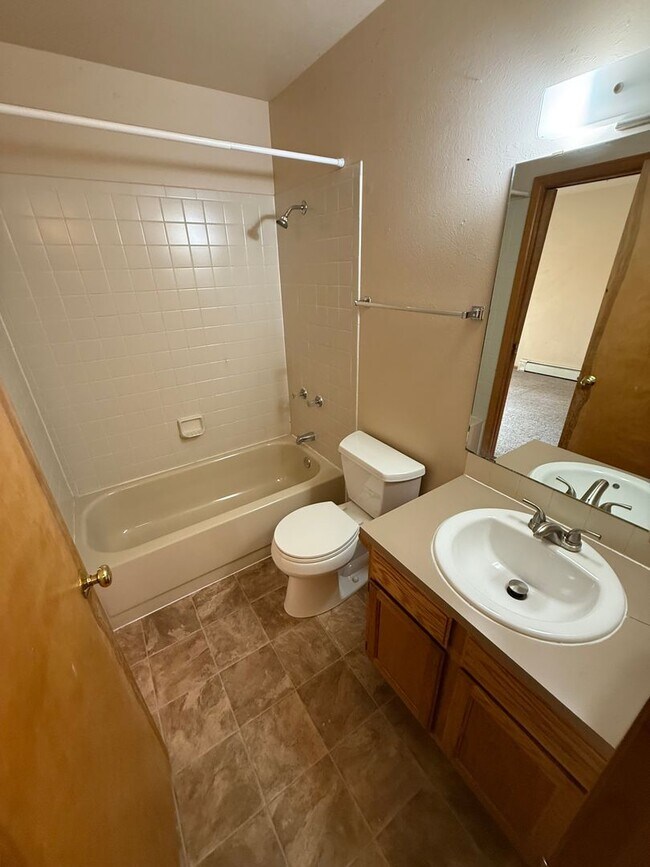 Building Photo - 3131 Bell Dr