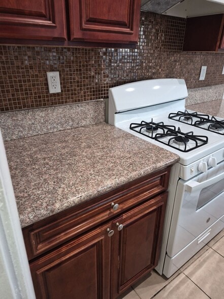 Building Photo - 12902 Borden Ave