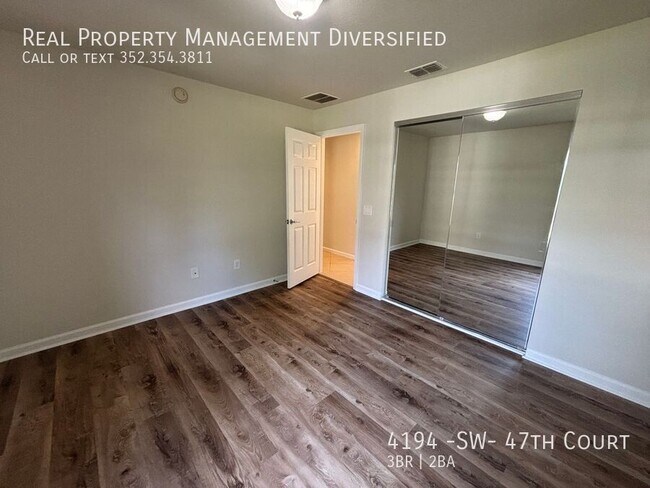 Building Photo - 4194 SW 47th Ct