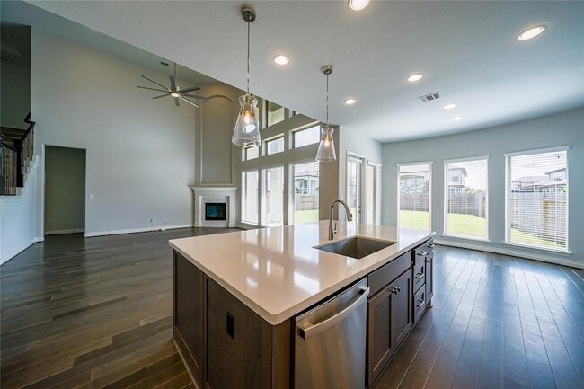 Building Photo - 11803 Dalhousie Dr