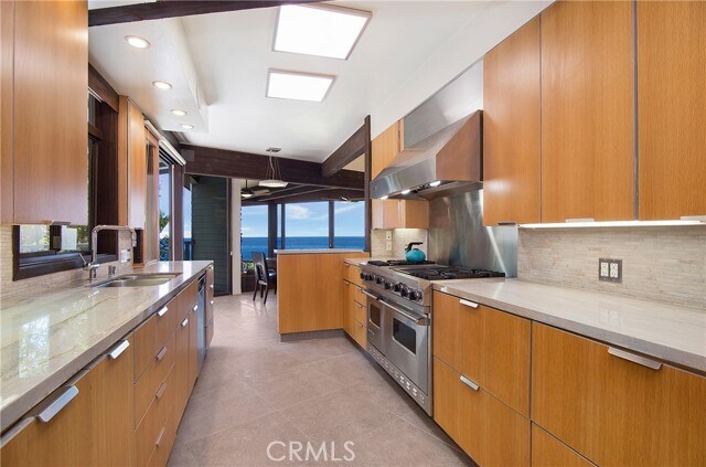 Building Photo - 785 Alta Vista Way