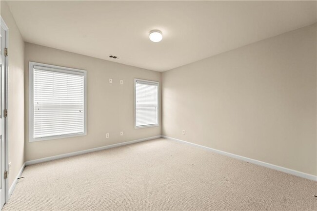 Building Photo - 5351 Heyward Pl SW