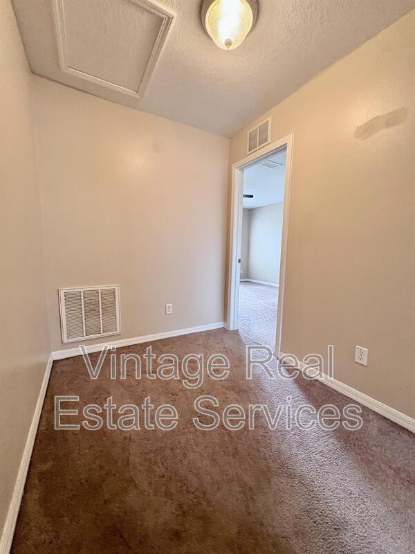 Building Photo - 12007 Peach Grv Ct