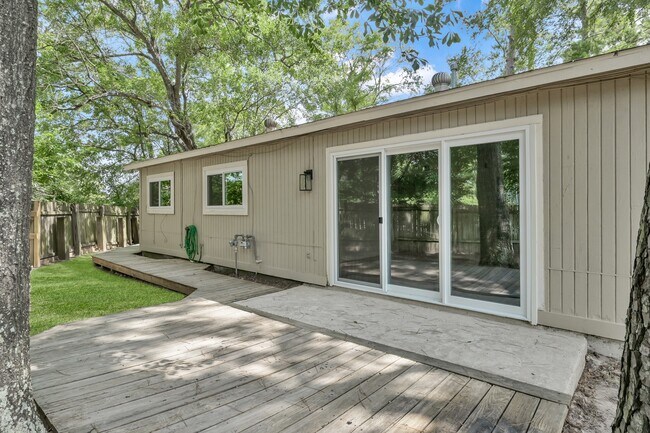 Building Photo - 21 Gambrel Oak Pl