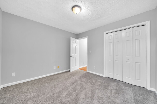 Building Photo - 825 Chatham Park Dr SW