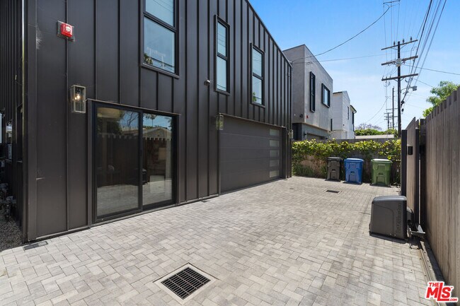 Building Photo - 929 Marco Pl