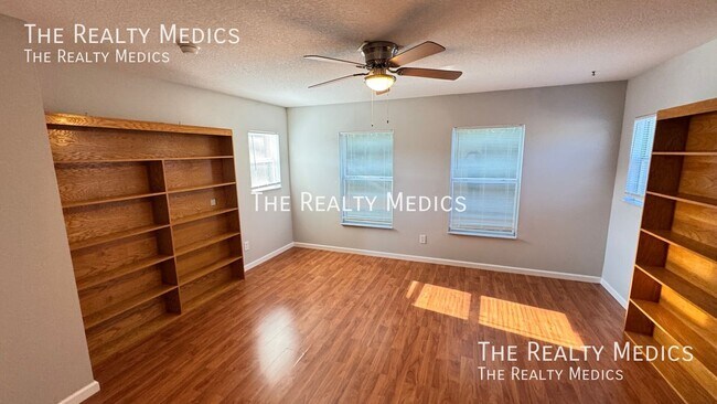 Building Photo - 626 Fern Lake Dr