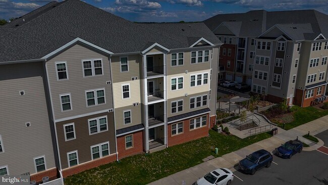 Building Photo - 700 Mount Airy Ter NE