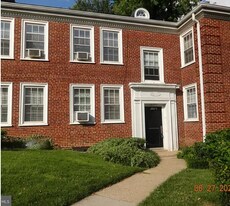 Building Photo - 2824 31st St SE