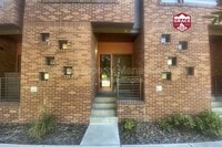 Building Photo - 2200 Tremont Pl