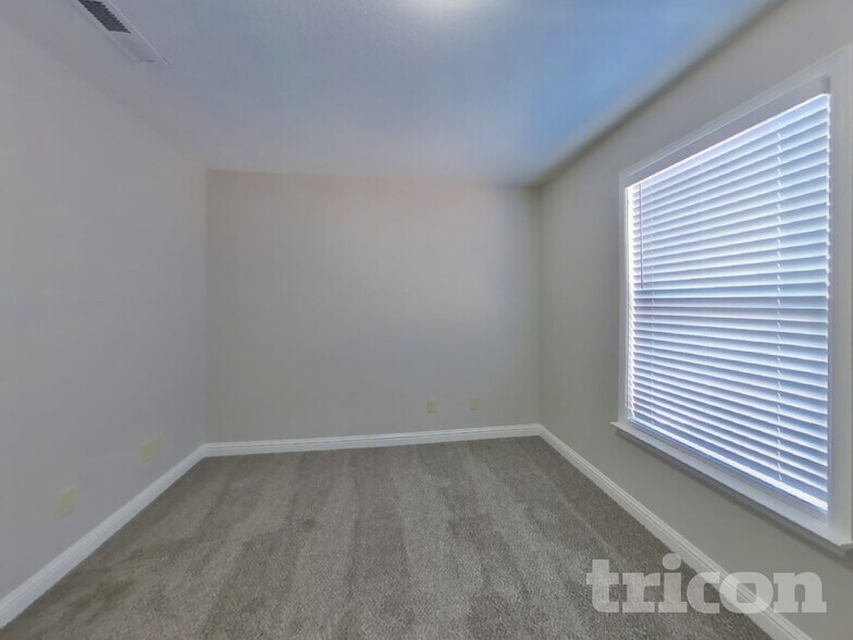 Building Photo - 1420 Alonzo Pl