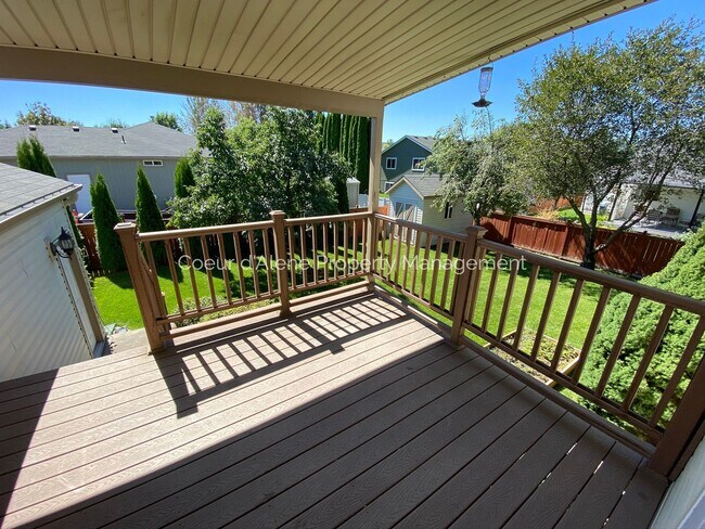Building Photo - 4 bedroom home in Woodland Meadows!