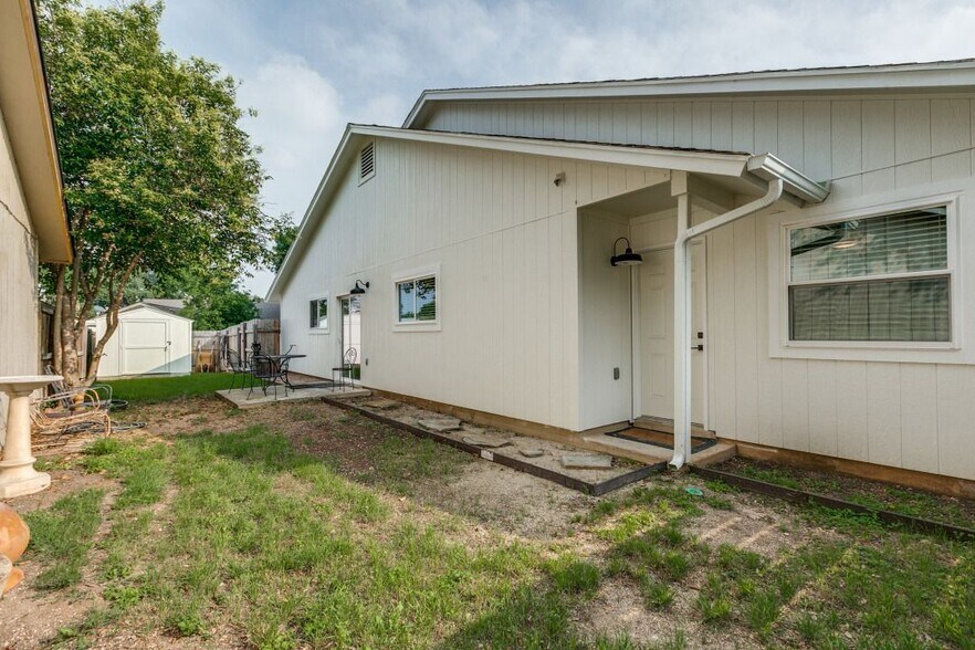 Building Photo - 13814 George Rd