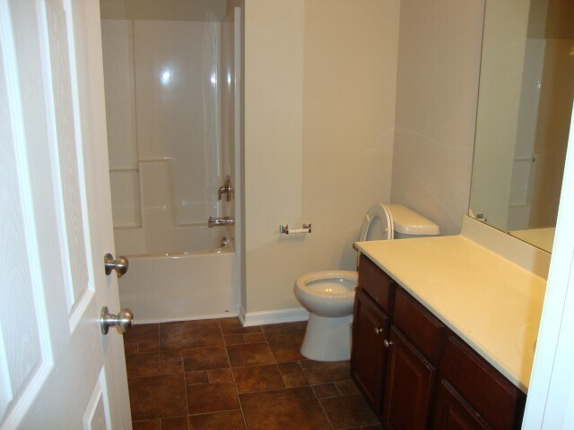 Building Photo - Stunning 2 Story Home with Open Kitchen