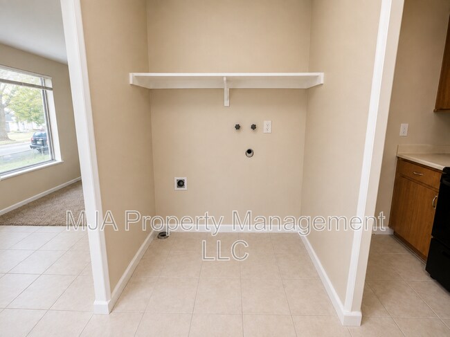 Building Photo - 4642 S Arlington Park Dr