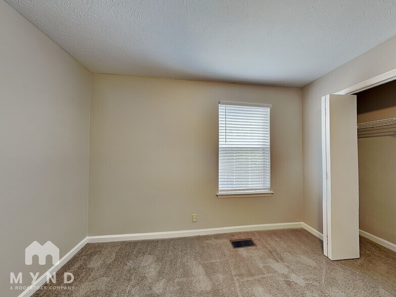 Building Photo - 305 Burlwood Ct