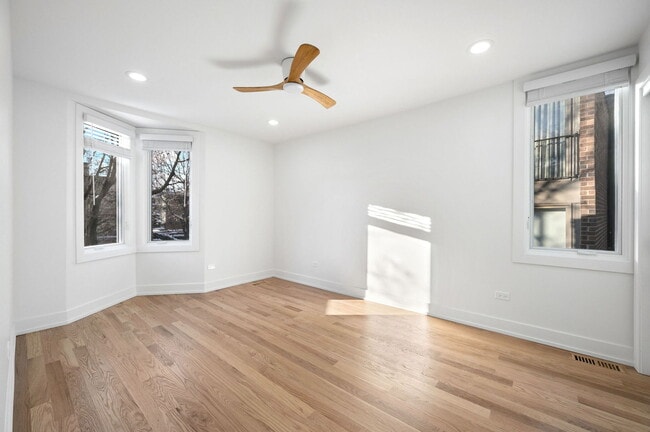 Building Photo - 2069 N Larrabee St