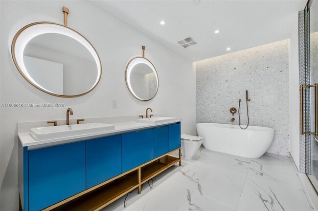 Building Photo - 2678 Tigertail Ave