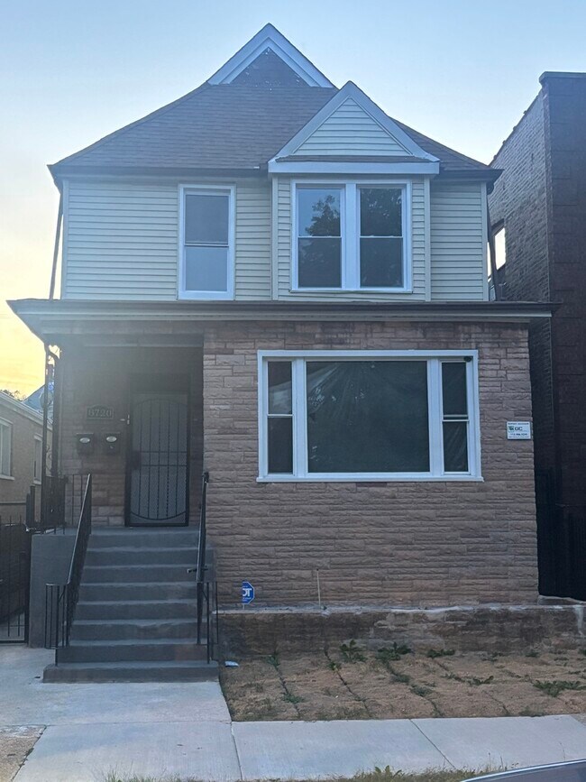 Primary Photo - 8720 S May St