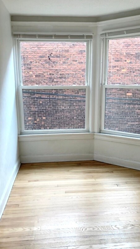 Building Photo - 622 W Forest Ave