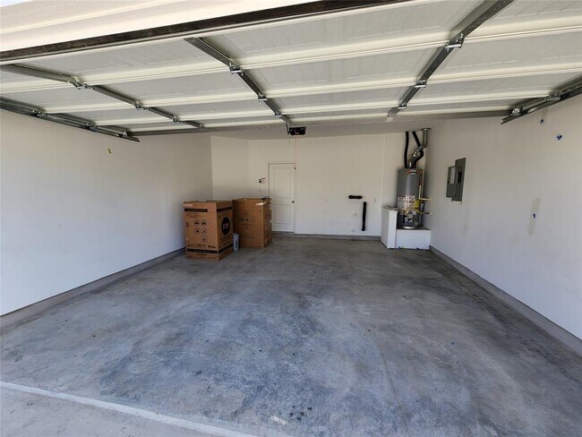 Building Photo - 320 Mica Trl