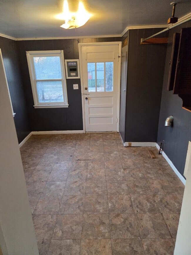 Building Photo - 1218 Delaware