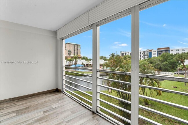 Building Photo - 505 E Dania Beach Blvd