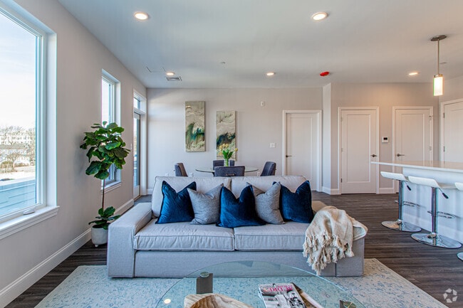 2 BR 2 Bath - Living Area - Rise475