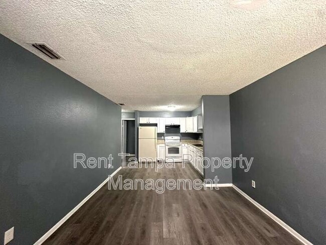 Building Photo - 8304 N Mulberry St