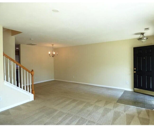 Building Photo - Charming 2BR Townhome in Charlotte