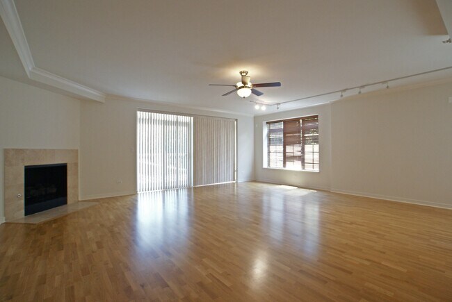 Building Photo - 425 Benjamin Dr