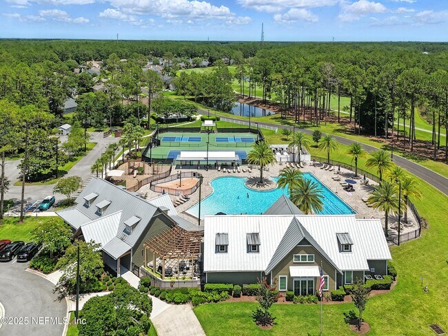 Building Photo - 4565 E Seneca Dr