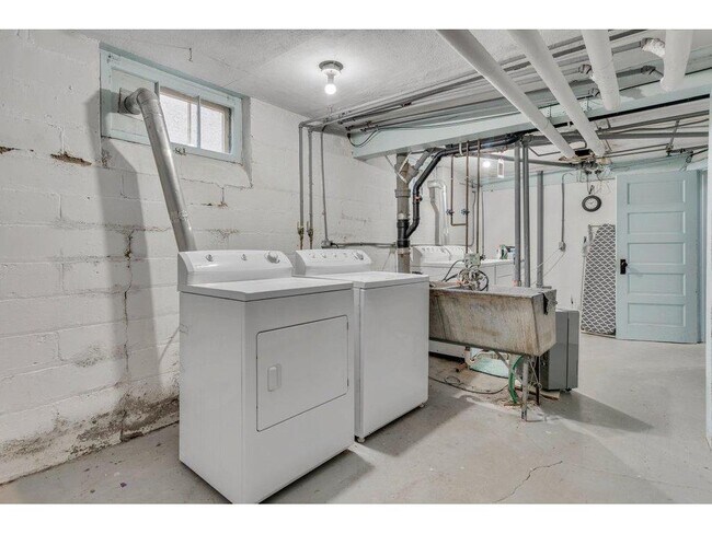 Building Photo - 3829 Aldrich Ave S