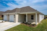 Building Photo - 2001 E Brookview Dr
