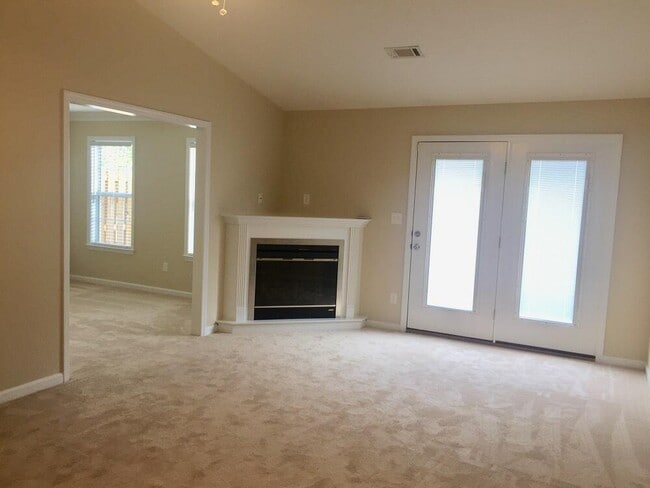 Building Photo - 5166 Aruba Cir