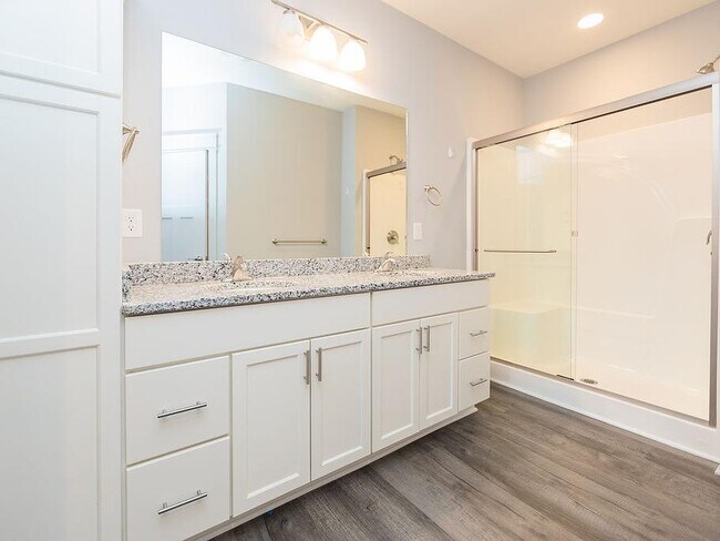 Building Photo - 1115 W Rangeview Cir