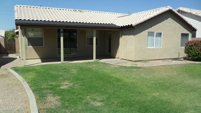 Building Photo - Move In Ready 3 Bedroom in Sweetwater! All...