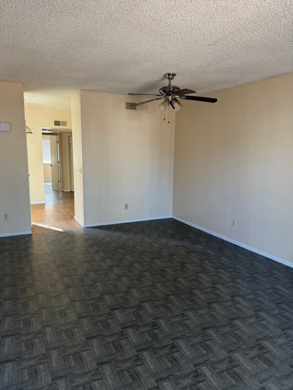 Building Photo - 2826 E Marconi Ave