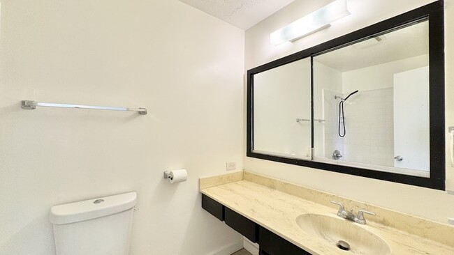 Building Photo - 99-040 Upapalu Dr