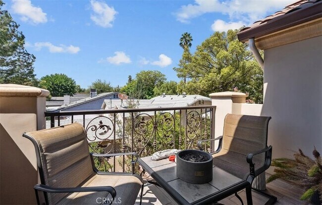 Building Photo - 201 N Reese Pl