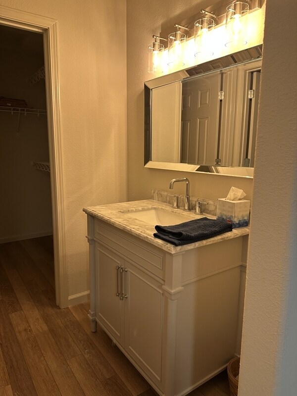 Building Photo - 5113 Veronica Dr