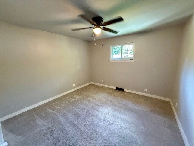 Building Photo - 316 Marzee Ann Dr