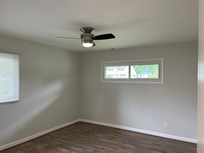 Building Photo - Spacious 4BR + Bonus Room – Available May 10! Regency Area!