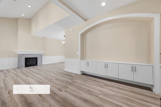 Building Photo - Beautiful Mediterranean Luxury Home in Exclusive Gated Villa Sierra, Arcadia