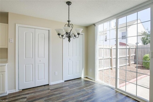 Building Photo - 708 Fallcreek Run