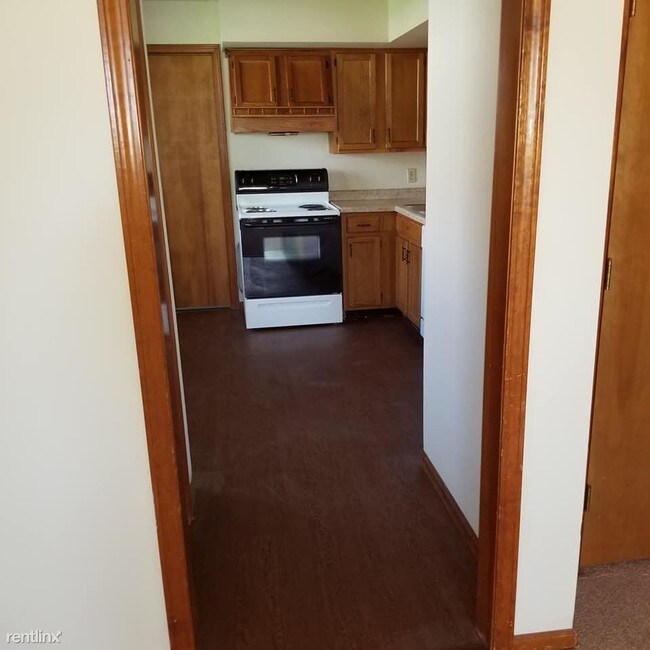Building Photo - 2 br, 1 bath Apartment - G.T. Woods Proper...