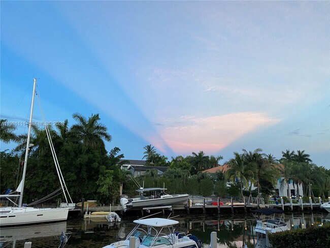 Building Photo - 6815 Edgewater Dr