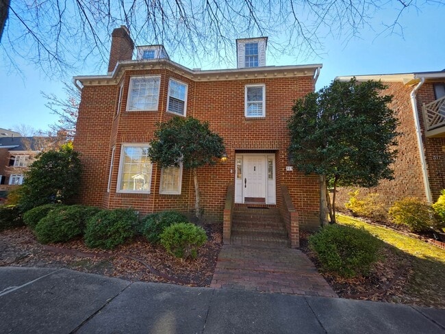 Building Photo - Ghent Square