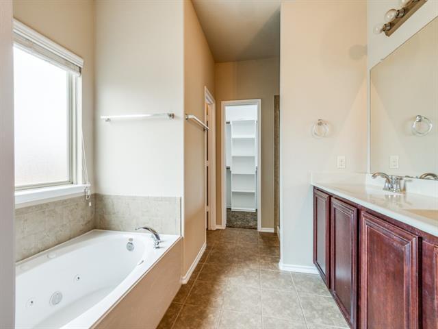 Building Photo - 1312 Silver Maple Ln